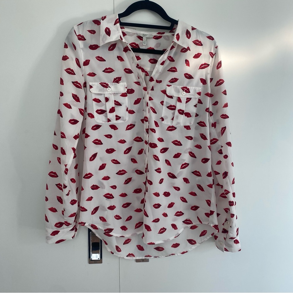 Joie Booker Kiss White and Red Lip Print Blouse size small